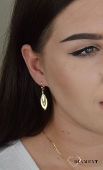 Złote kolczyki wiszące łezki z ozdobnym wzorem KL 5753A. Złote kolczyki o ponadczasowym kształcie z zapięciem na angielski bigiel (1).JPG